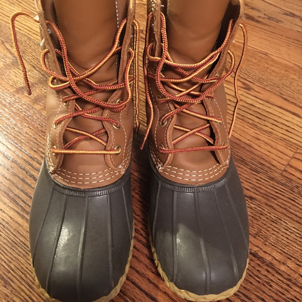 LIKE NEW Women’s LL Bean Brown Bean Boots SIZE 9